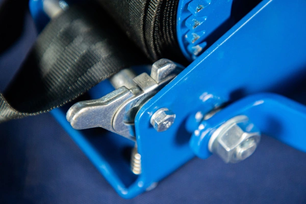 Лебедка ручная TOR ЛН-1200W (LHW) г/п 0,5 т длина ленты 20 м