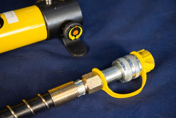 Насос гидравлический односторонний TOR HHB-180 0,4л (ручной)