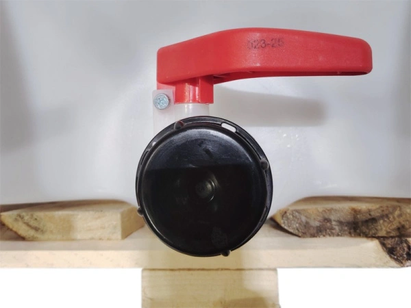 Еврокуб 1000 литров на деревянном поддоне, арт.: UC 1000 дп, цвет: неокрашенный, код: 01185